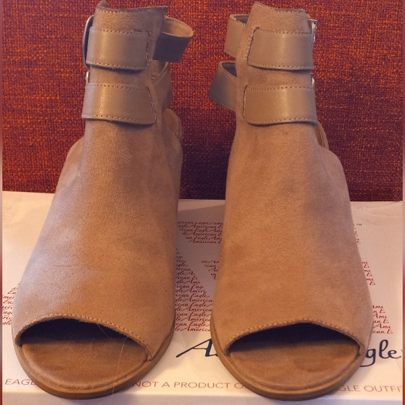 Women's Peep Toe Bootie with Western Buckles   ***Great for Fall*** - Picture 2 of 11